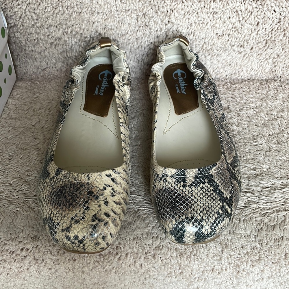 Earthies shoes